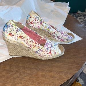 TOMS Espadrille Wedge Canvas Slip On Peep Toe Splatter Multi Color  size 6